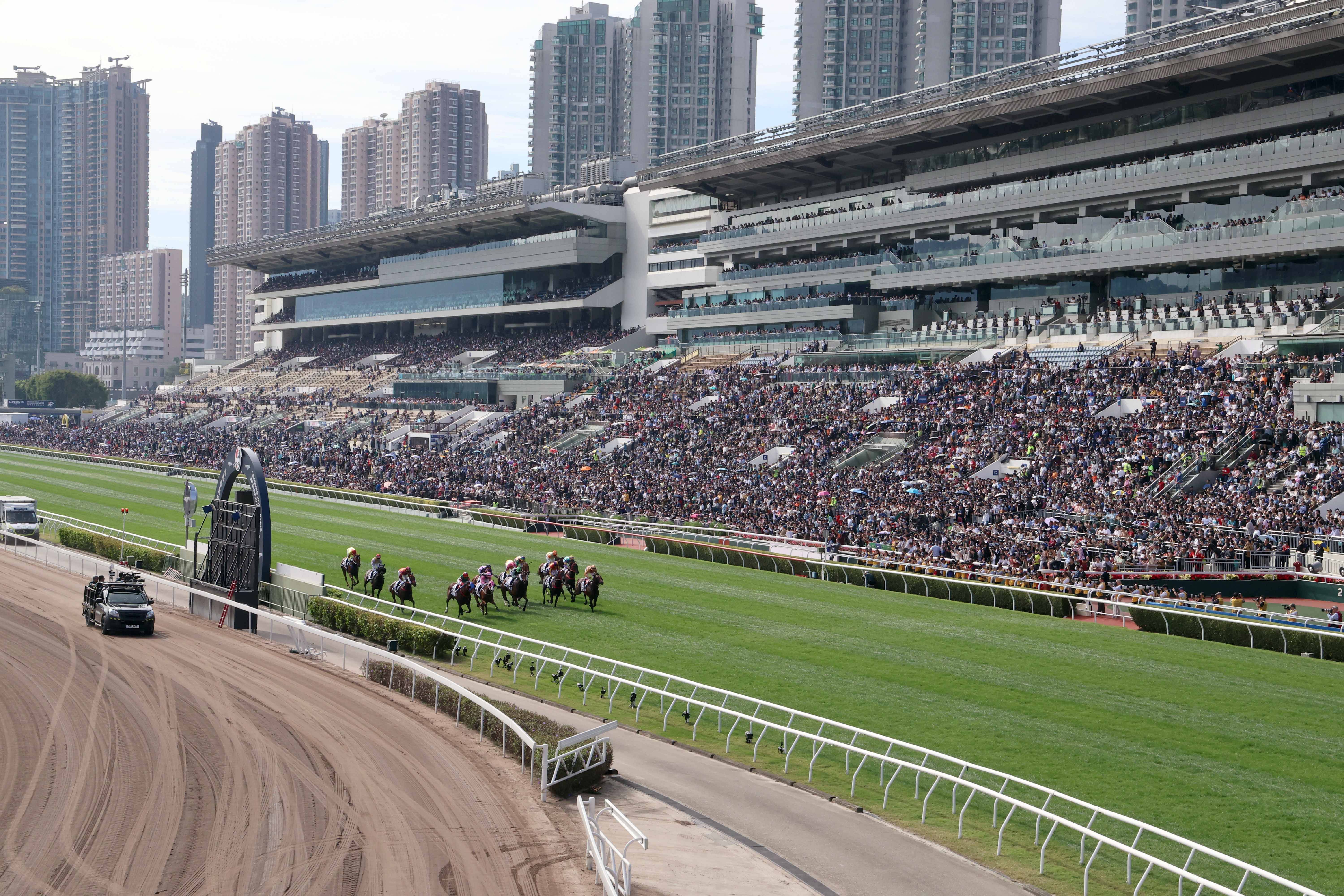香港马会开启赛事直播新纪元，亲临现场感受赛马魅力与结果的即时揭晓